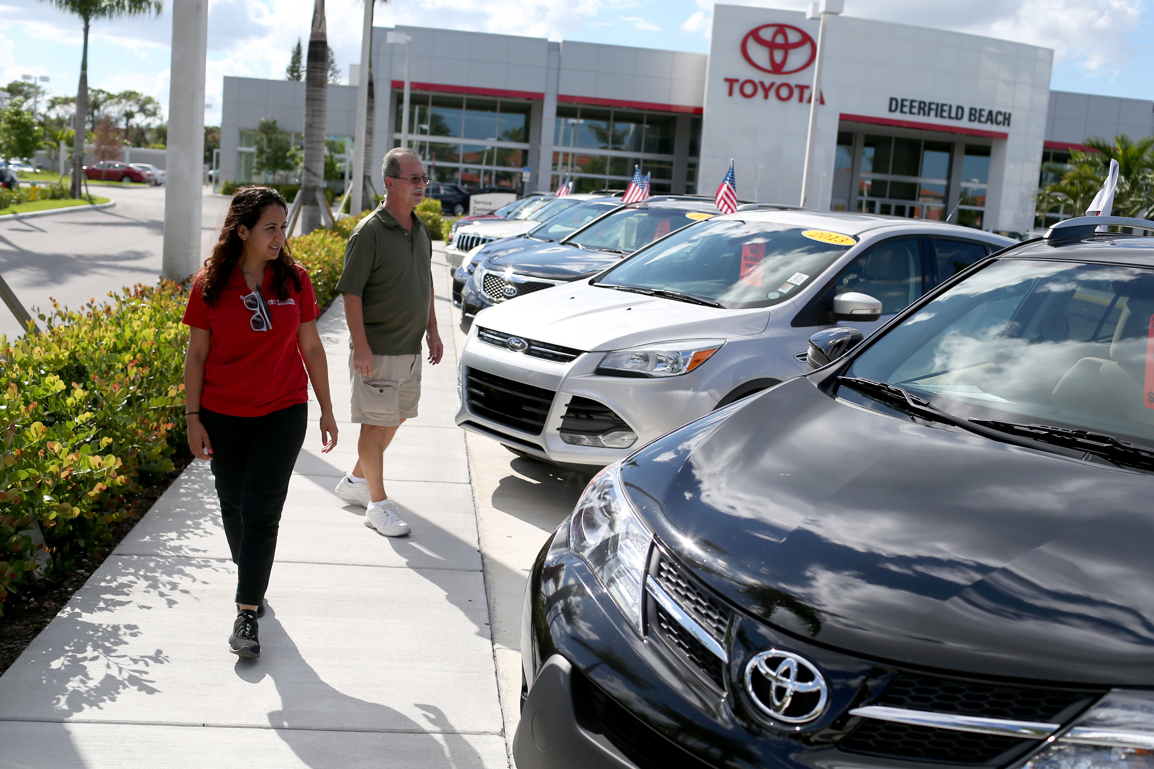 New vehicle prices top ,000 amid rising auto loan delinquencies
